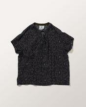 画像をギャラリービューアに読み込む, モノグラムプリントシャツ