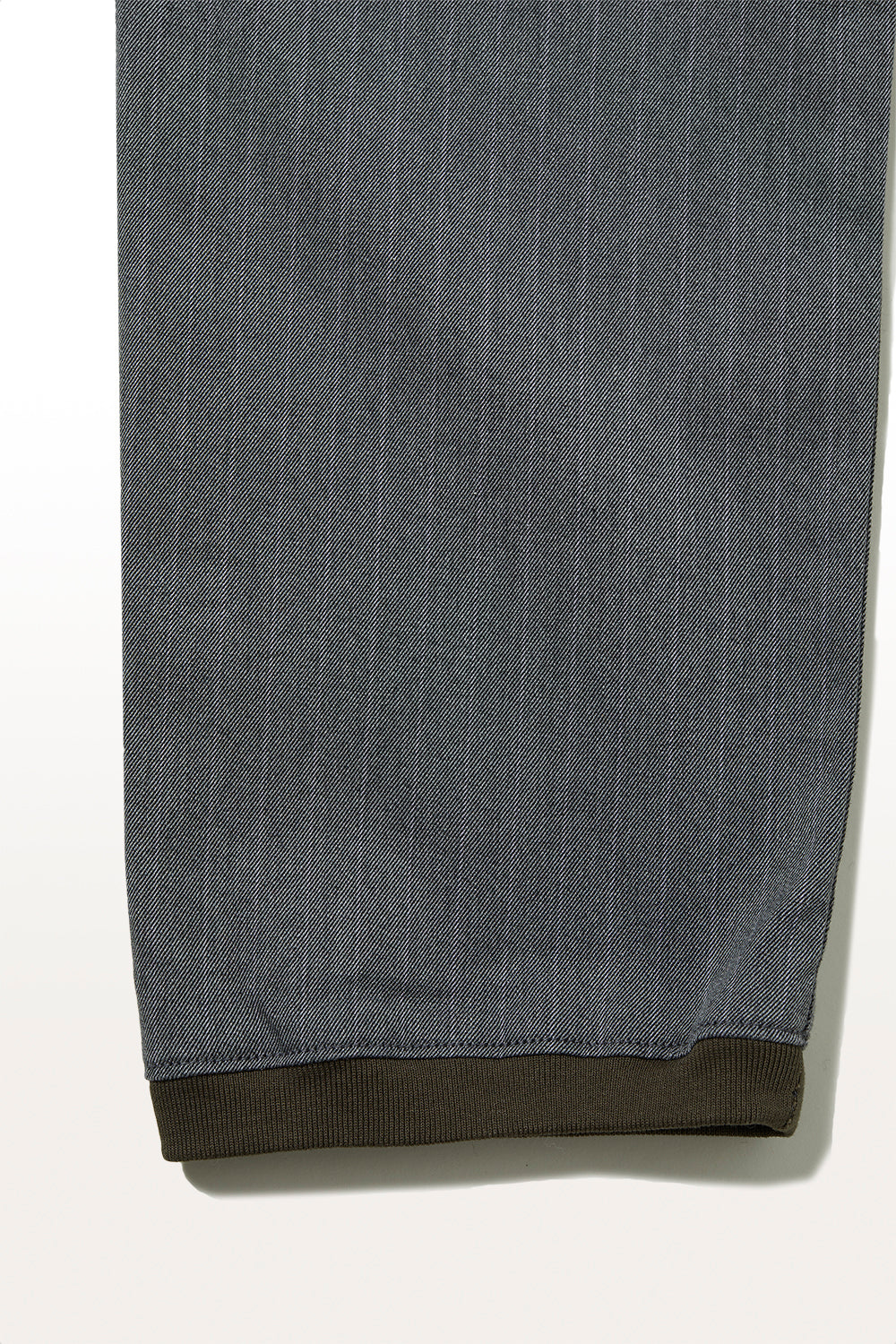アイビーパンツ
